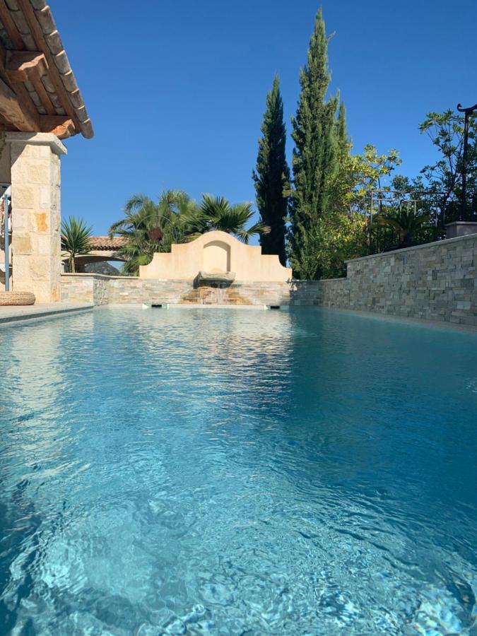 トゥレット・シュル・ルー Les 4 Elements Bed & Breakfast エクステリア 写真